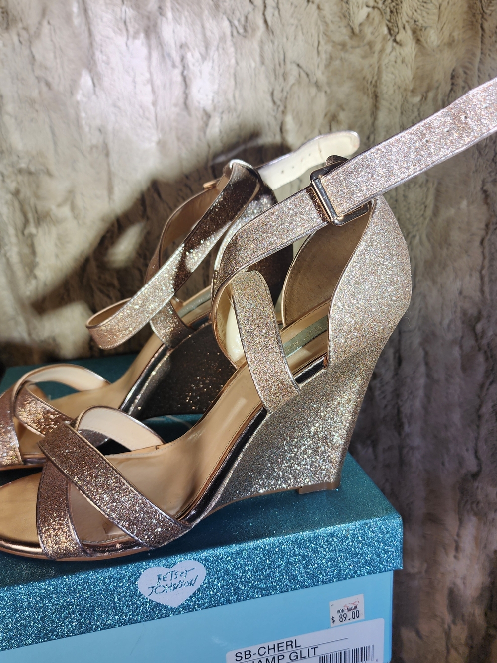 **Blue Collection by Betsey Johnson Champagne Glitter Shoes – Women’s Size 10**